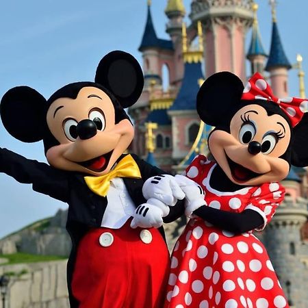 באילי-רומאינוויליירס L'Olivier Centre Ville Parking Disneyland 4 Personnes Et 1 Bebe מראה חיצוני תמונה